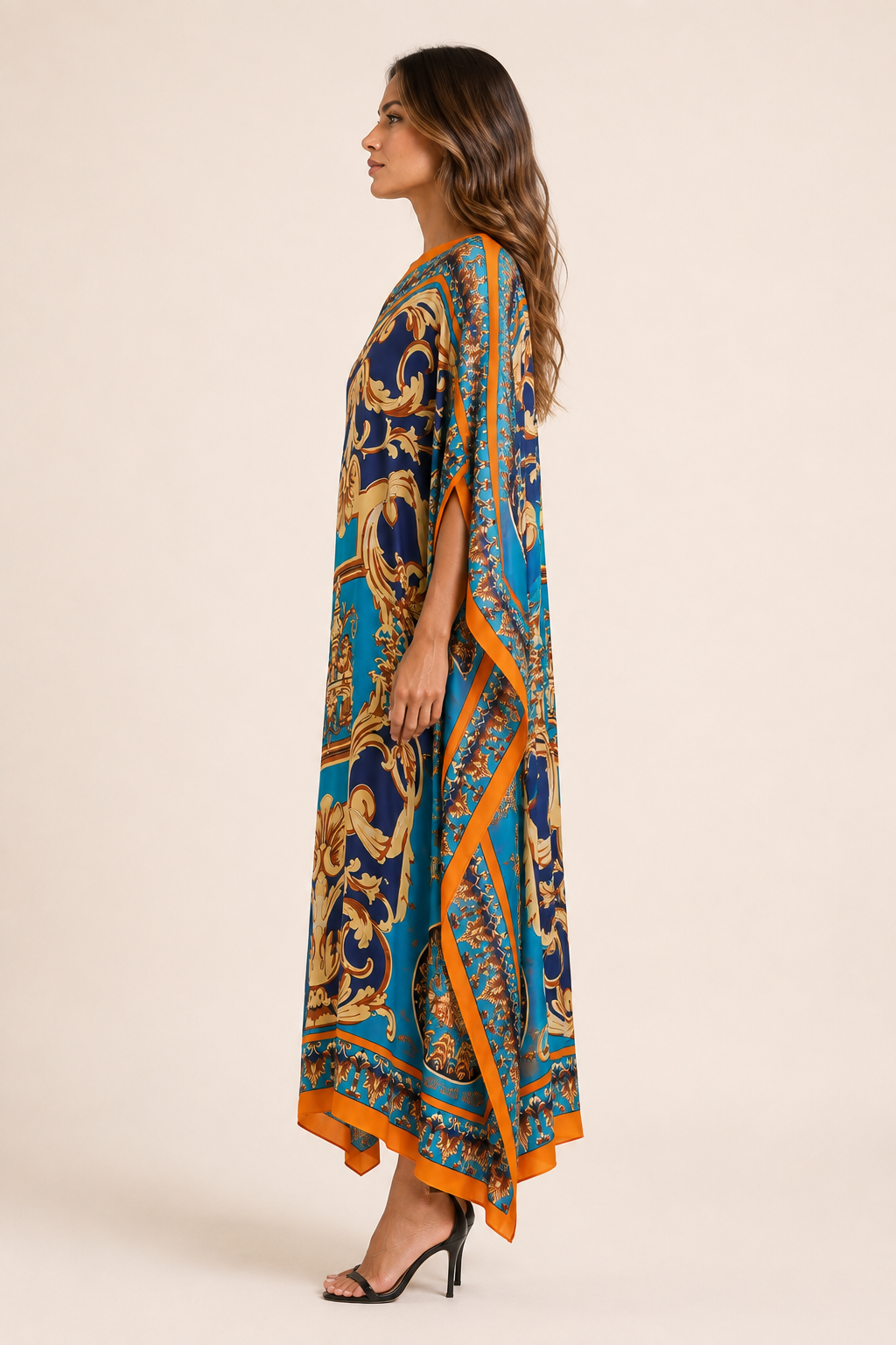 Vestido Kaftan Longo Azul e Dourado com Estampa Barroca - Versat