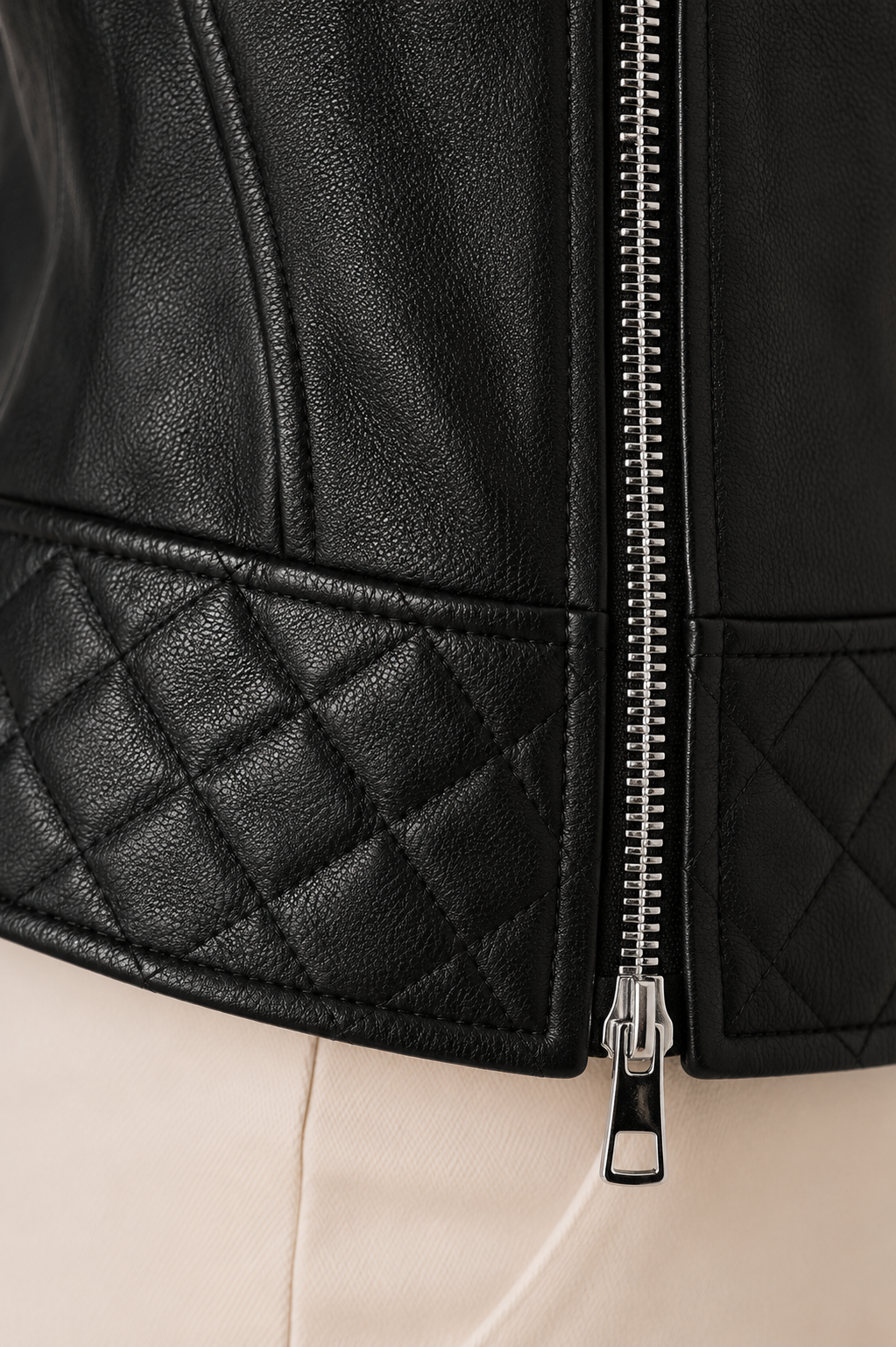 Jaqueta Feminina de Couro Premium Matelassê Estilo Biker – Verona