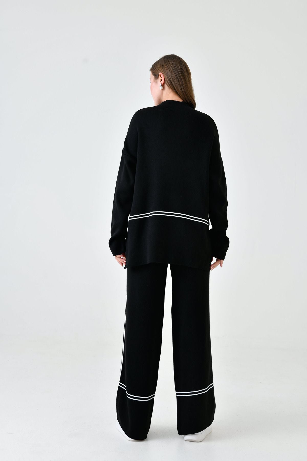Conjunto de Tricô com Suéter Mullet Gola Alta e Calça Cintura Alta Confortável