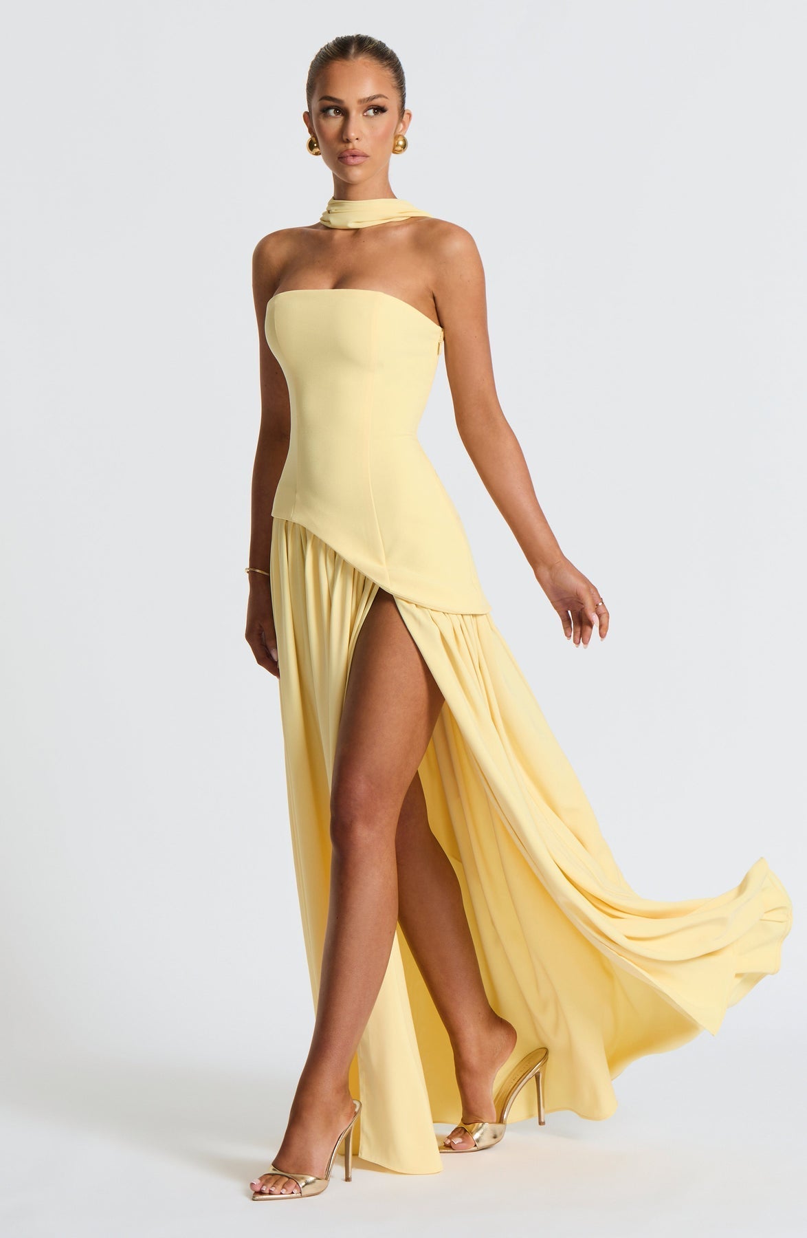 Vestido Feminino Longo Tomara que Caia com Gola Choker e Fenda – Chianti