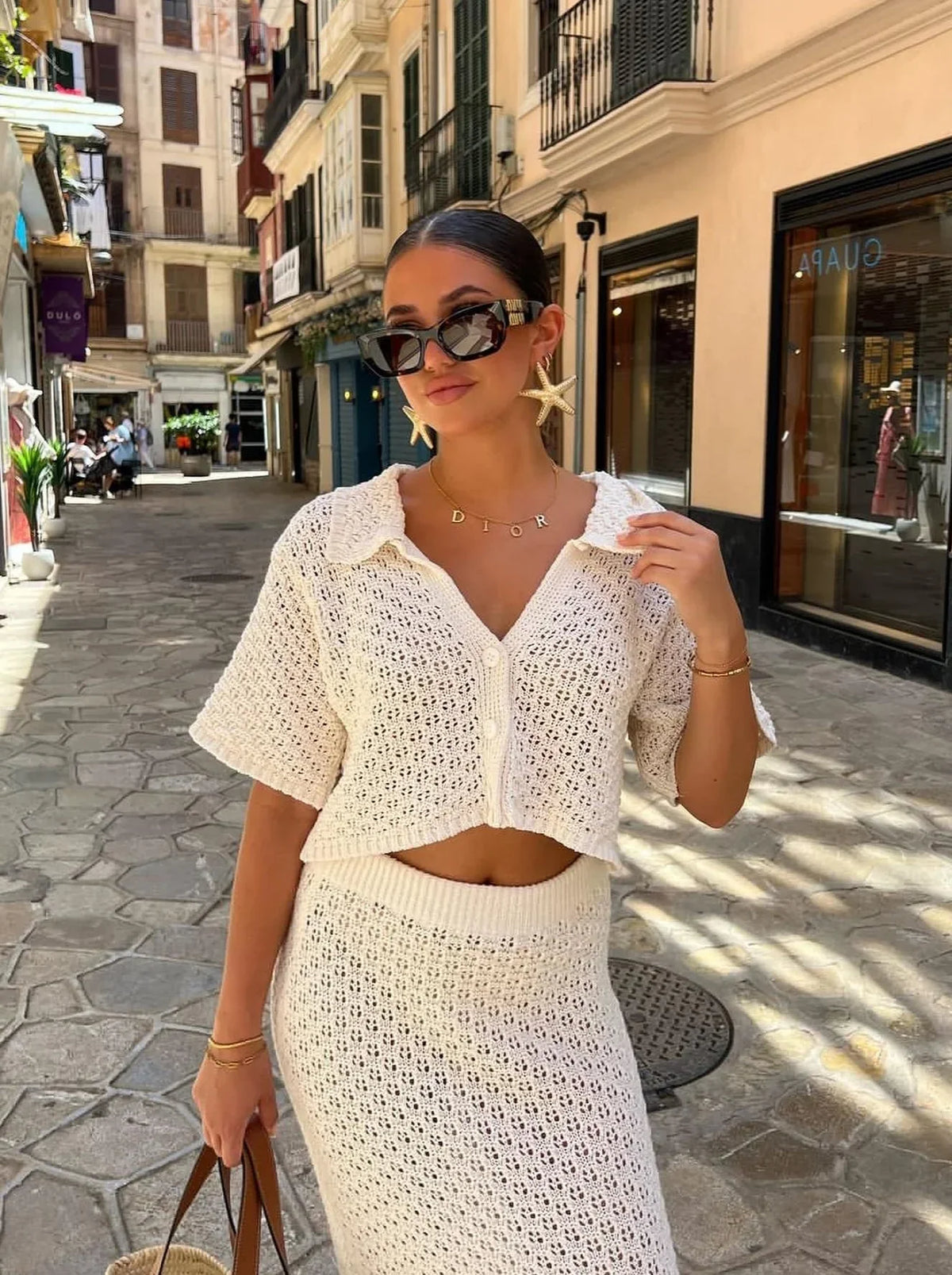 Conjunto de Blusa e Saia de Crochê