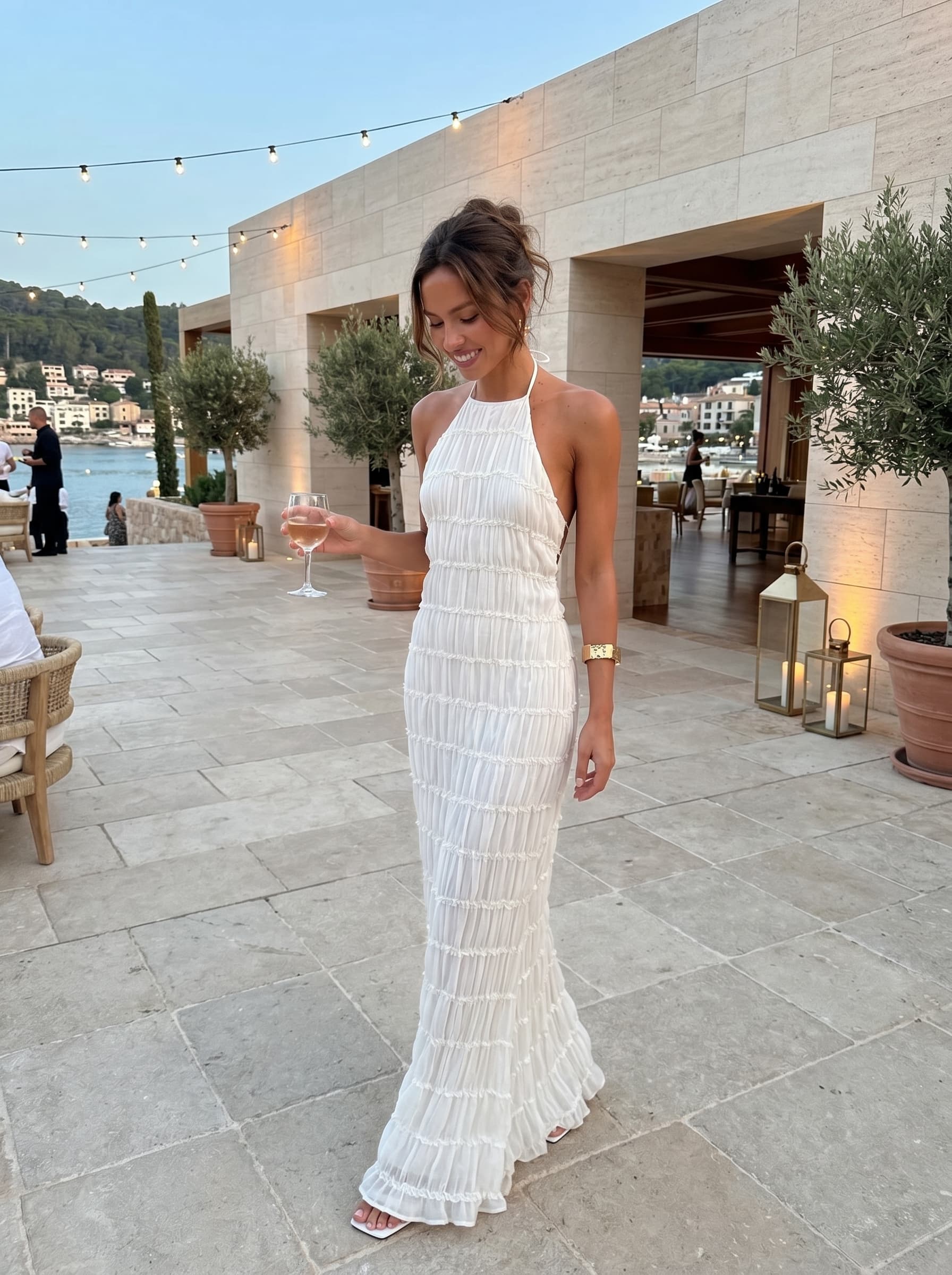 Vestido Longo Gola Alta com Textura em Relevo e Costas Abertas - Anacapri