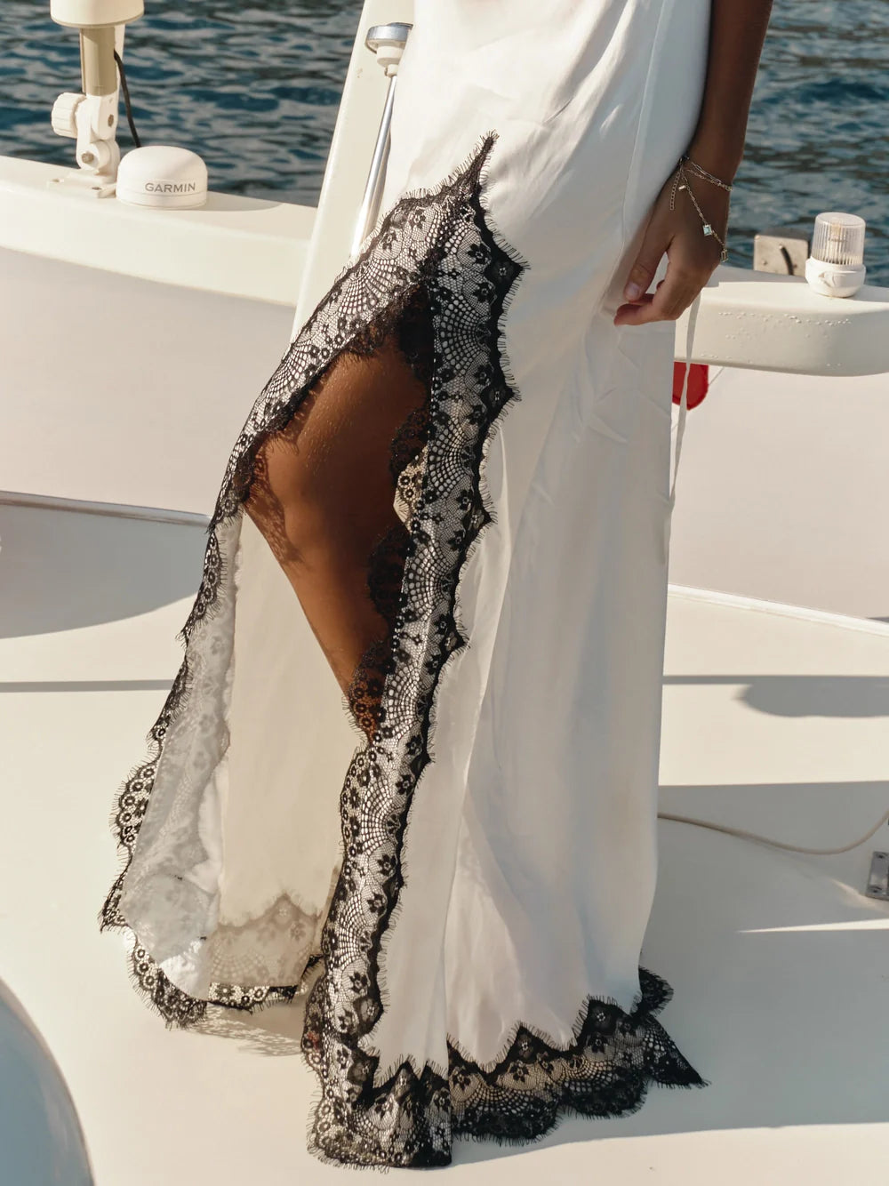 Vestido Longo Cetim com Renda – Nocturne