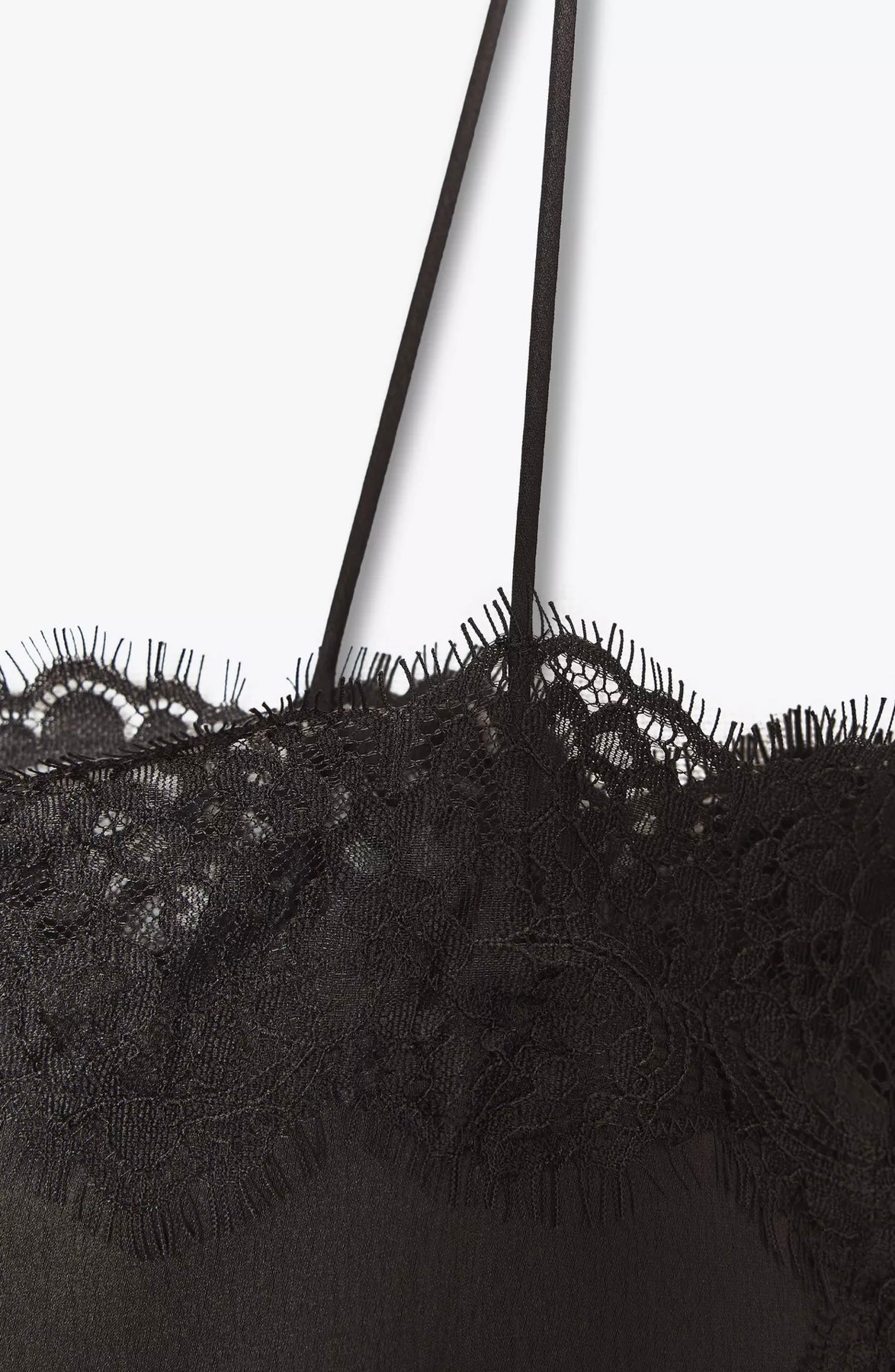 Top Acetinado com Renda Contrastante – Ivory