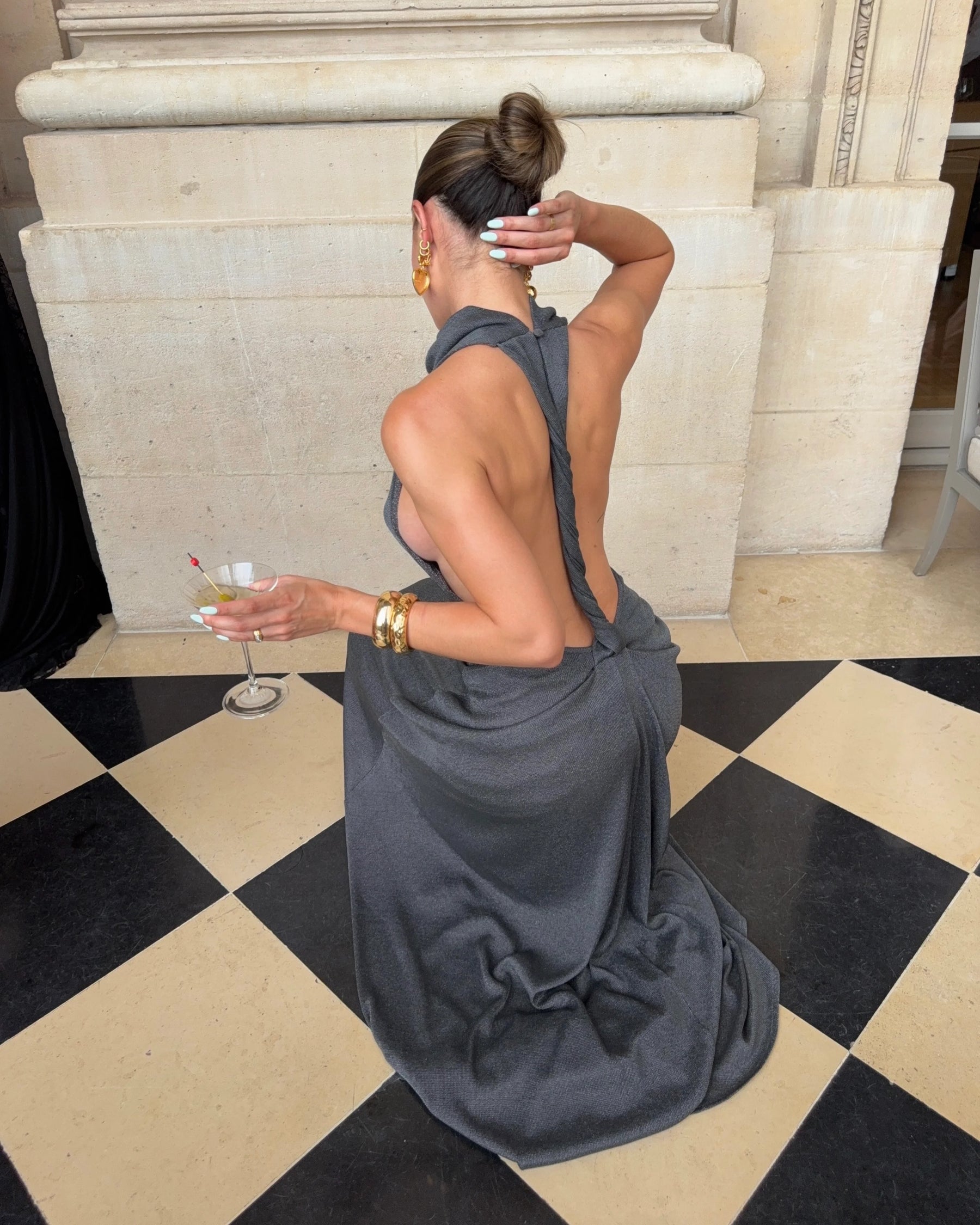 Vestido Longo Metalizado Gola Alta com Costas Abertas - Rafaela