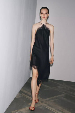 Vestido Curto Acetinado com Renda - Liora