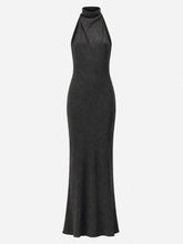 Vestido Longo Metalizado Gola Alta com Costas Abertas - Rafaela