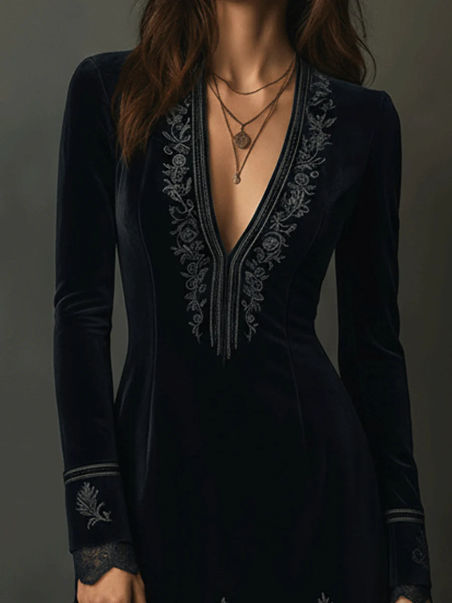Vestido Feminino Curto Retrô de Veludo com Renda Bordada – Ravena