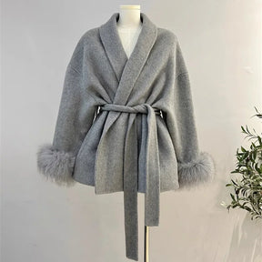 Casaco Feminino de Inverno com Pelúcia Removível e Cinto – Zurique