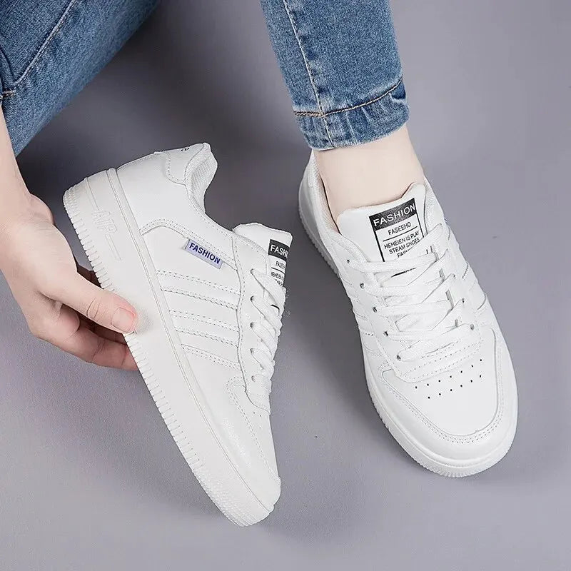 Tênis Feminino Casual de Couro - Fashion