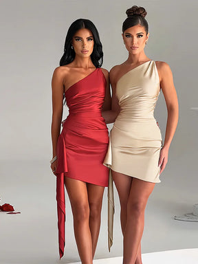 Vestido Curto em Cetim Glow