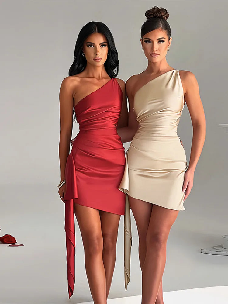 Vestido Curto em Cetim Glow