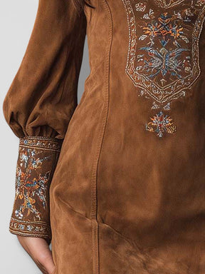 Vestido Feminino Curto Boho de Camurça com Bordado Floral – Marrakesh