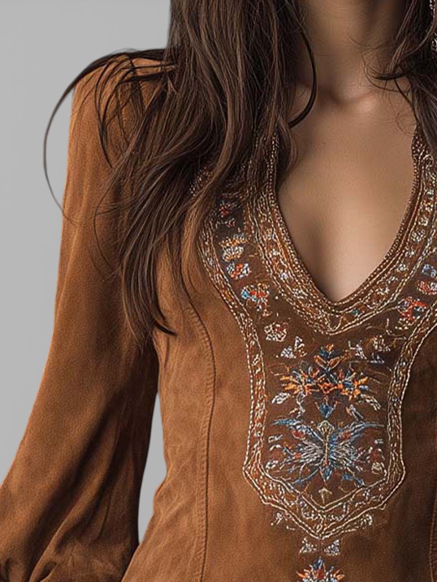 Vestido Feminino Curto Boho de Camurça com Bordado Floral – Marrakesh