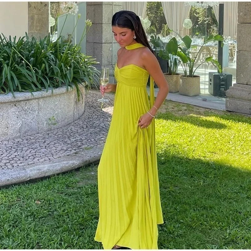 Vestido Feminino Longo Plissado com Echarpe Tomara que Caia – Amabile