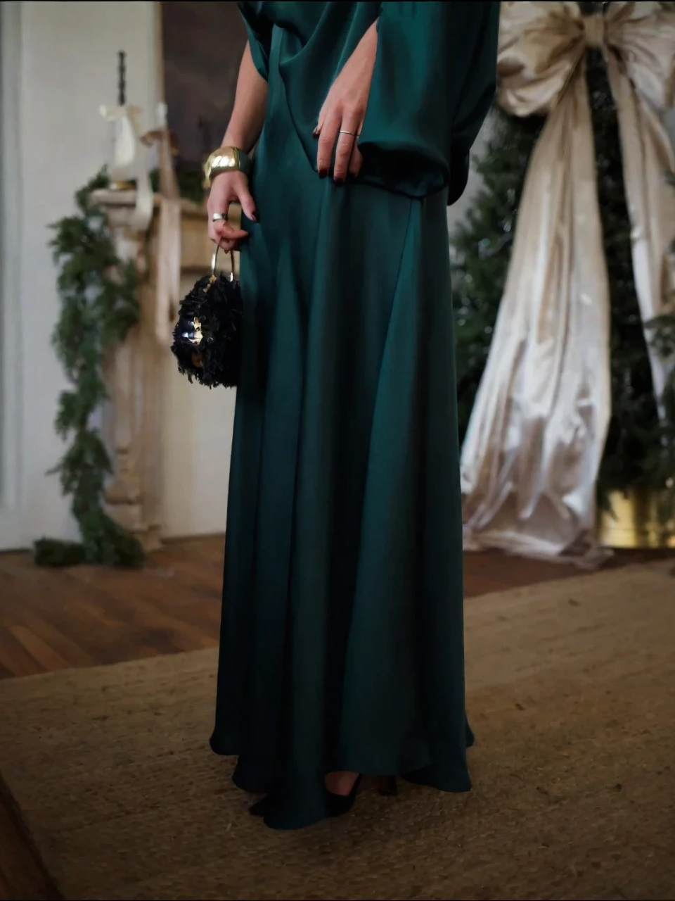Vestido Feminino Longo de Cetim Ombro Caído com Manga Ampla – Firenze
