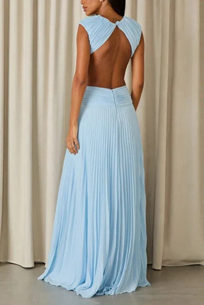 Vestido Feminino Longo Plissado com Cut-Out na Cintura – Bianca