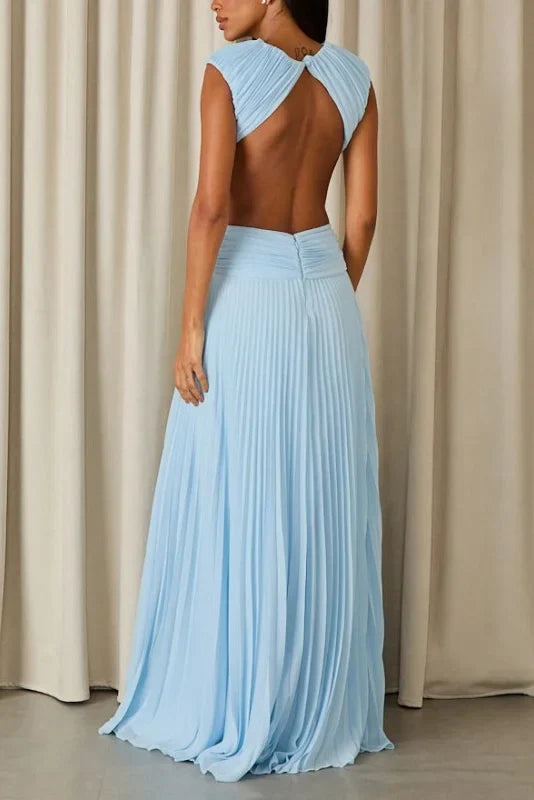Vestido Feminino Longo Plissado com Cut-Out na Cintura – Bianca