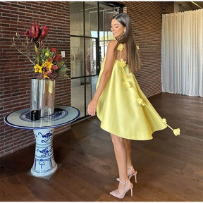 Vestido Curto Acetinado - Solare